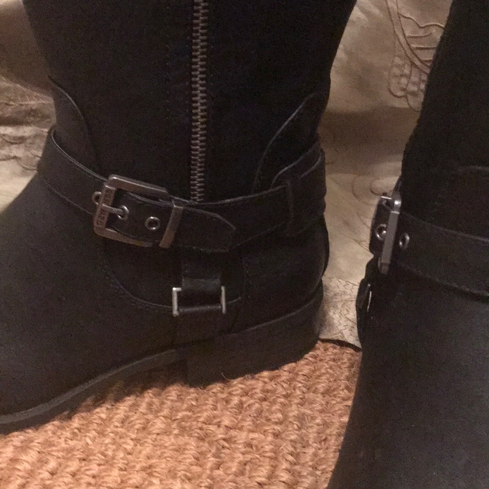 ‼️SOLD‼️Guess Boots - Picture 3 of 8